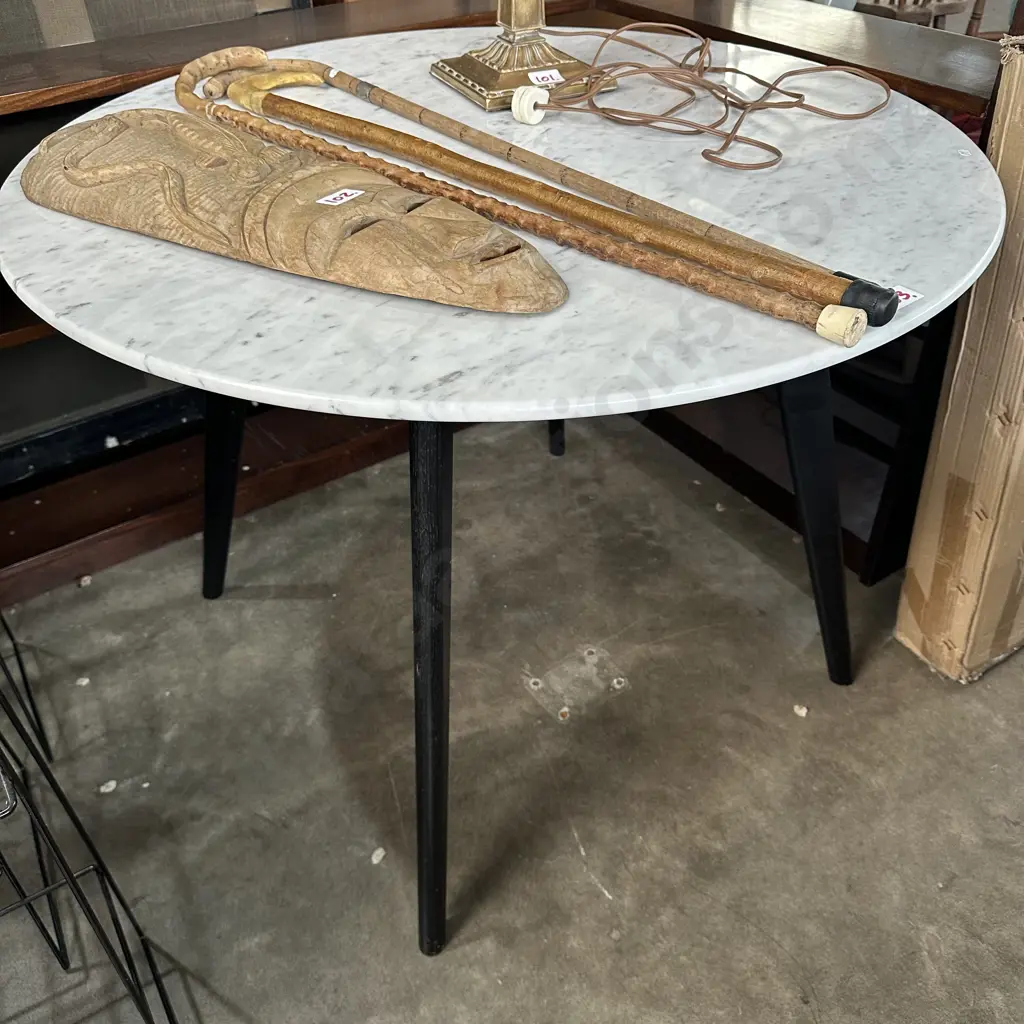 Round marble table 1 metre diameter Image 1++