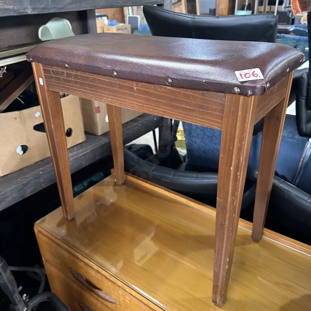 Piano stool Image 1++