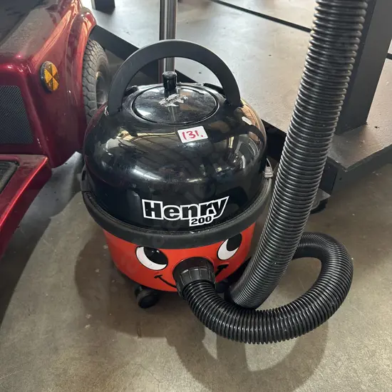 Henry 200 vacuum cleaner