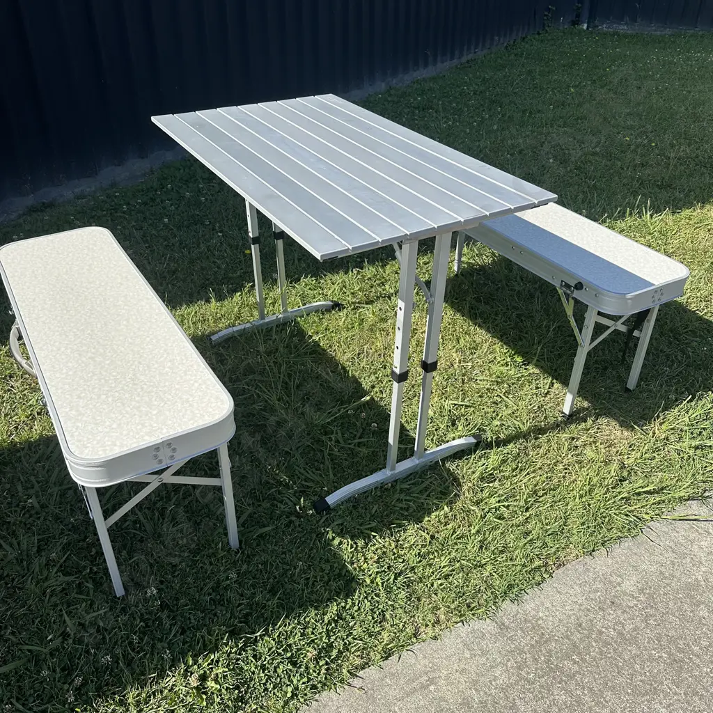 Basecamp folding camp table and chairs in bag Image 1++