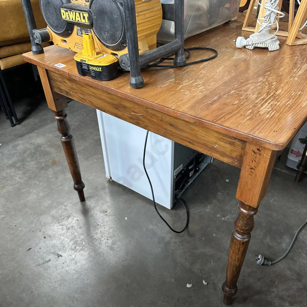 Square rimu table Image 1++