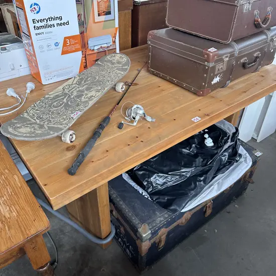 Solid table 1530mm x 890mm