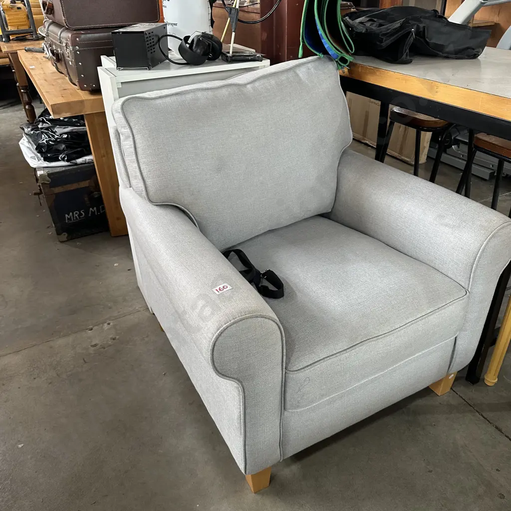 Lounge chair Image 1++