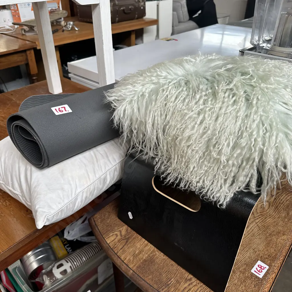 Yoga mat, cushions etc. Image 1++