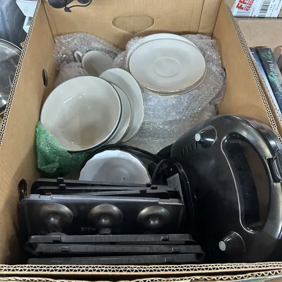 crockery and snack maker