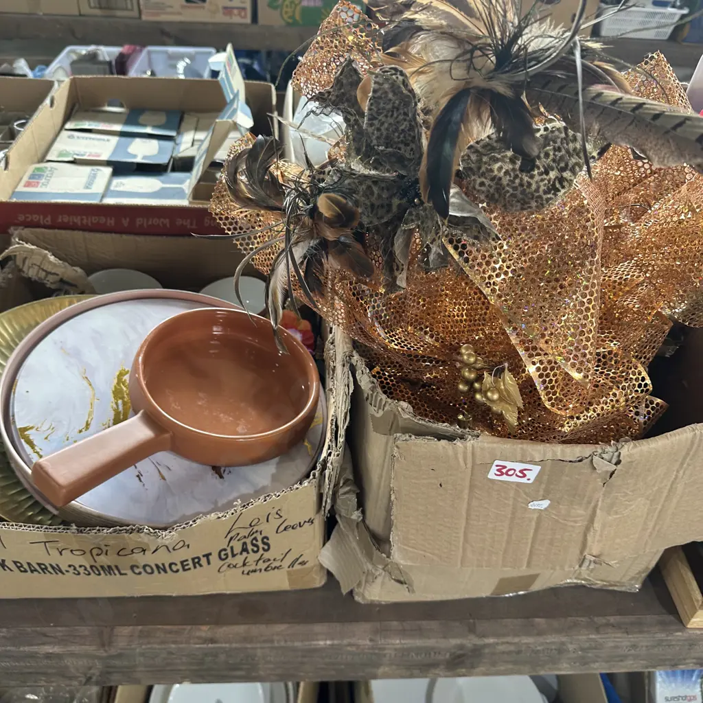 Large lot, wooden trays, ramekins, christmas items etc. (2 photos) Image 1++