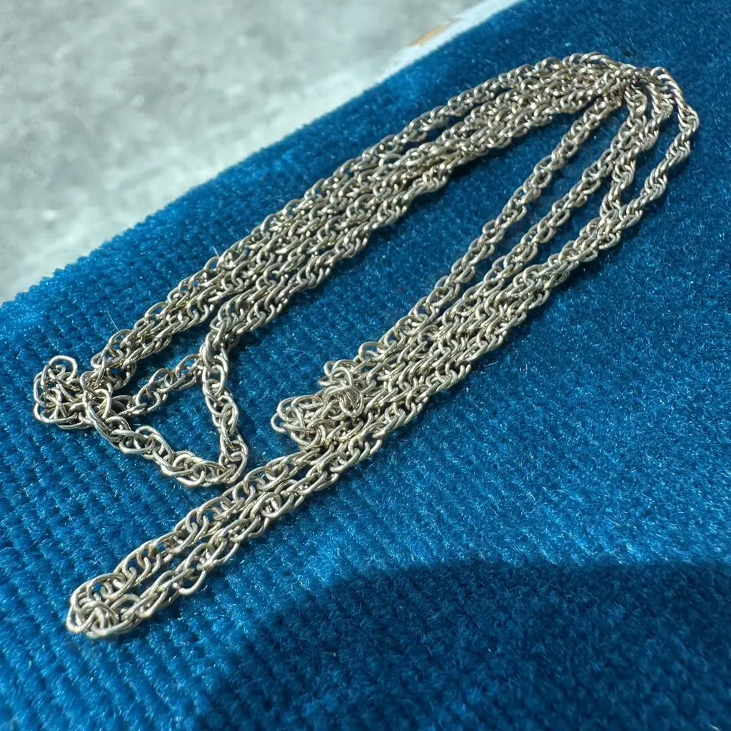 8.57g 9ct 75cm Yellow Gold rope chain Image 1++