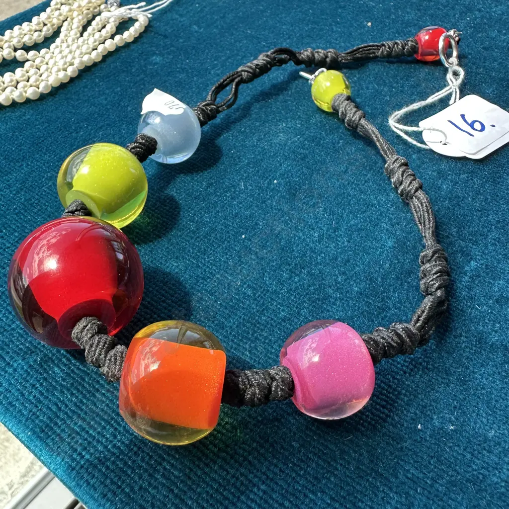 costume necklace Image 1++