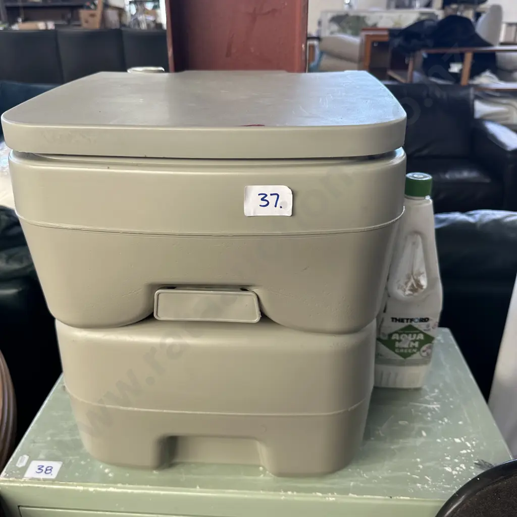 portable toilet and cleaner Image 1++