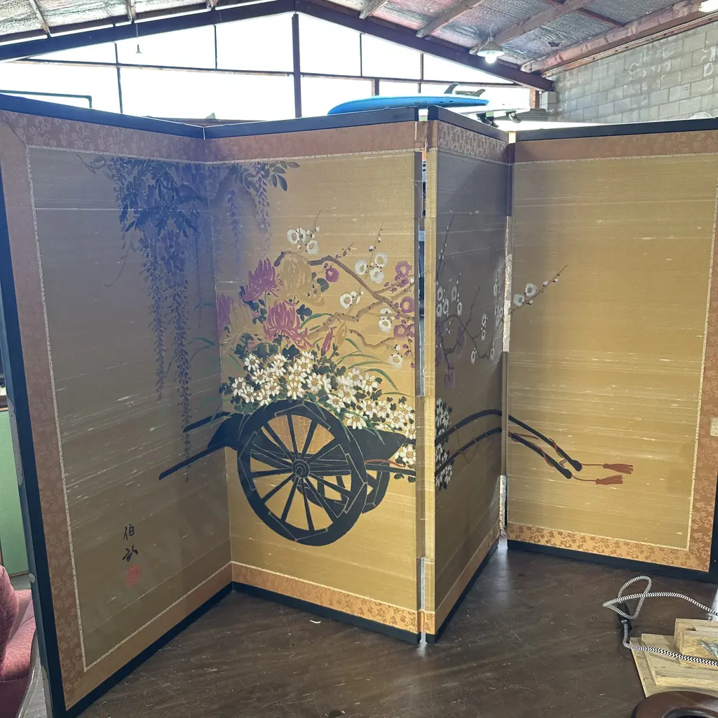 Oriental screen (some damage) Image 1++