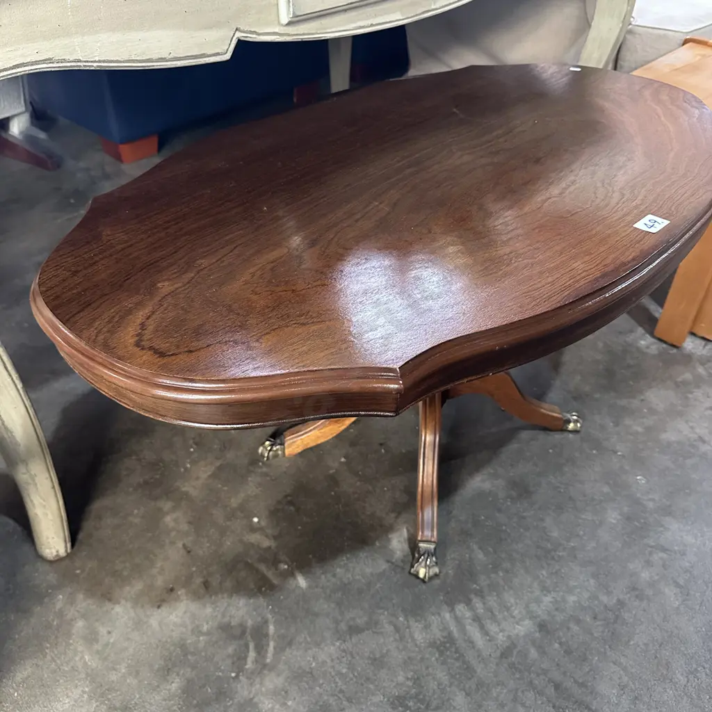 Pedestal coffee table Image 1++