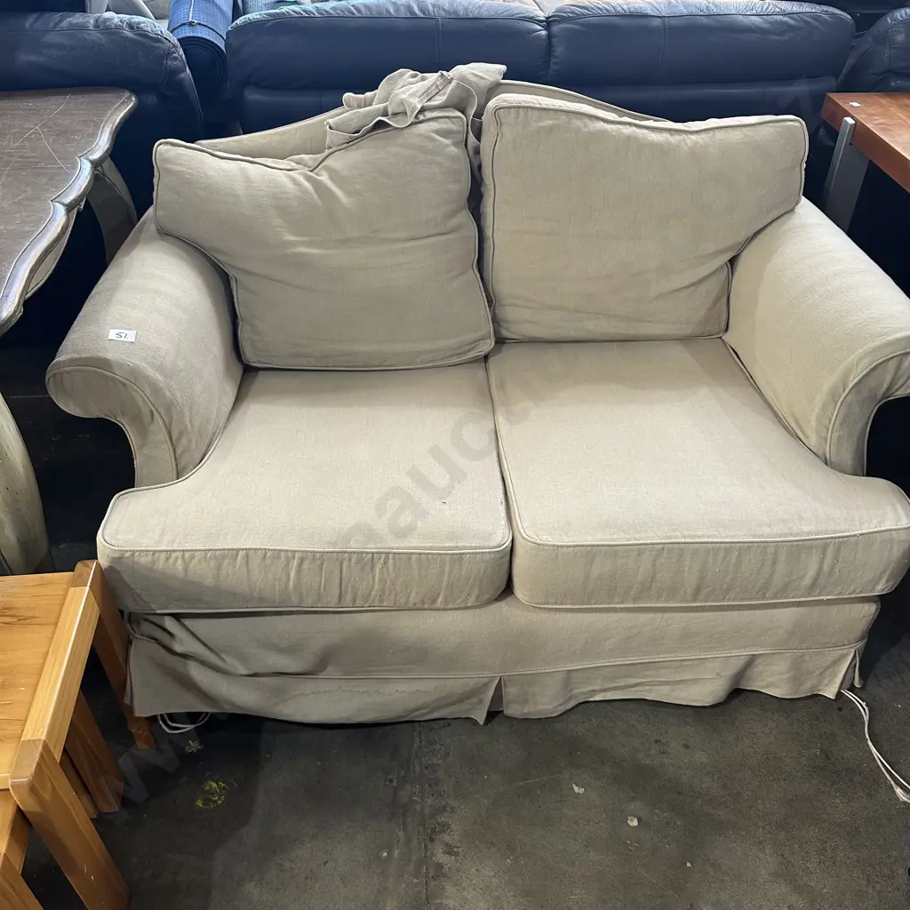 Vintage 2 seater sofa Image 1++