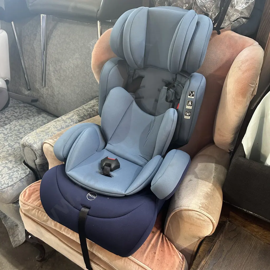 kiddy car seat Image 1++