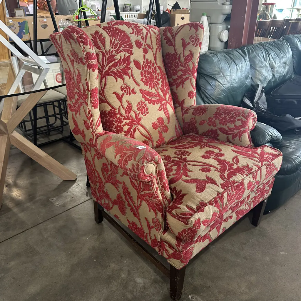 Wingback chair Image 1++