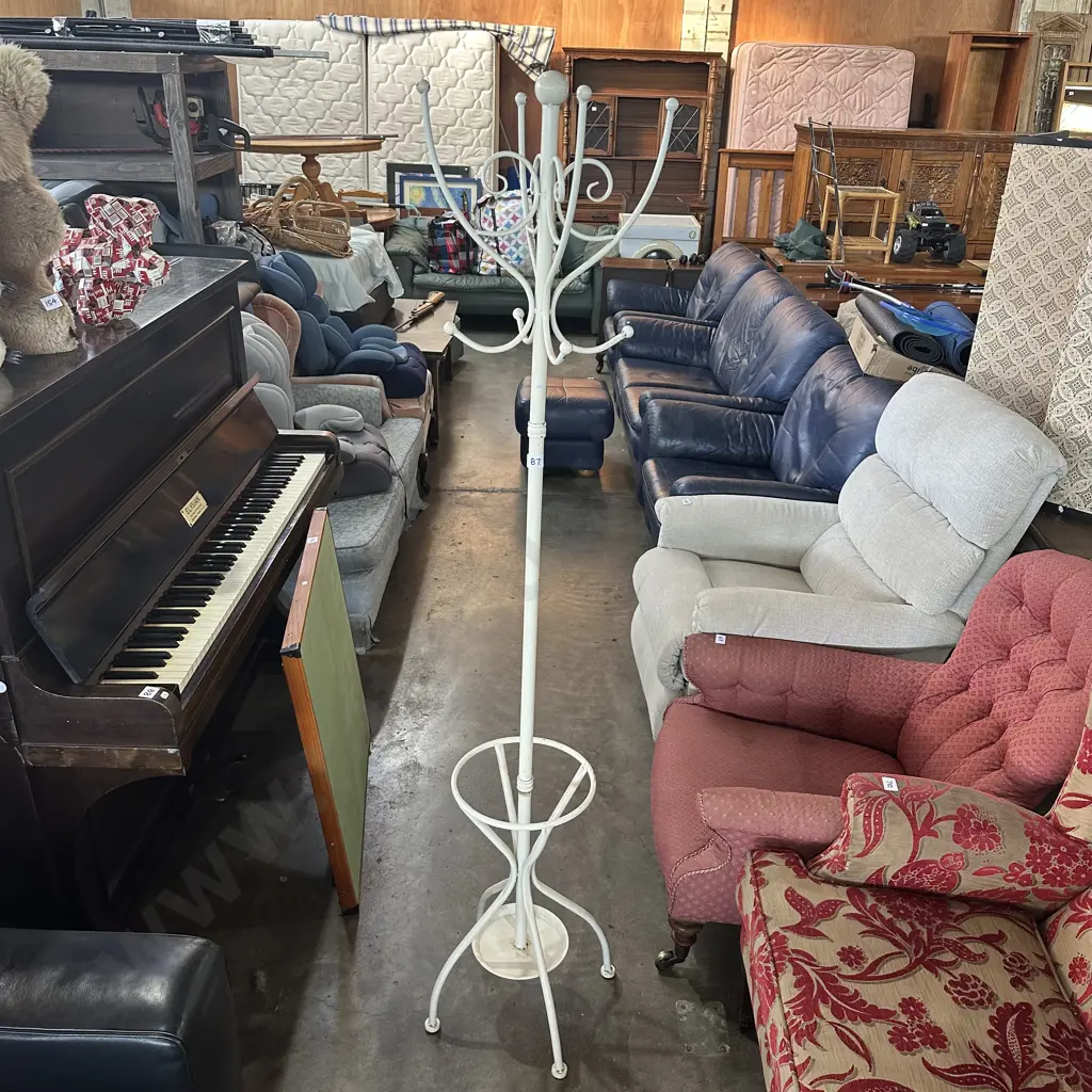 Coat hanger (bit wobbly) Image 1++