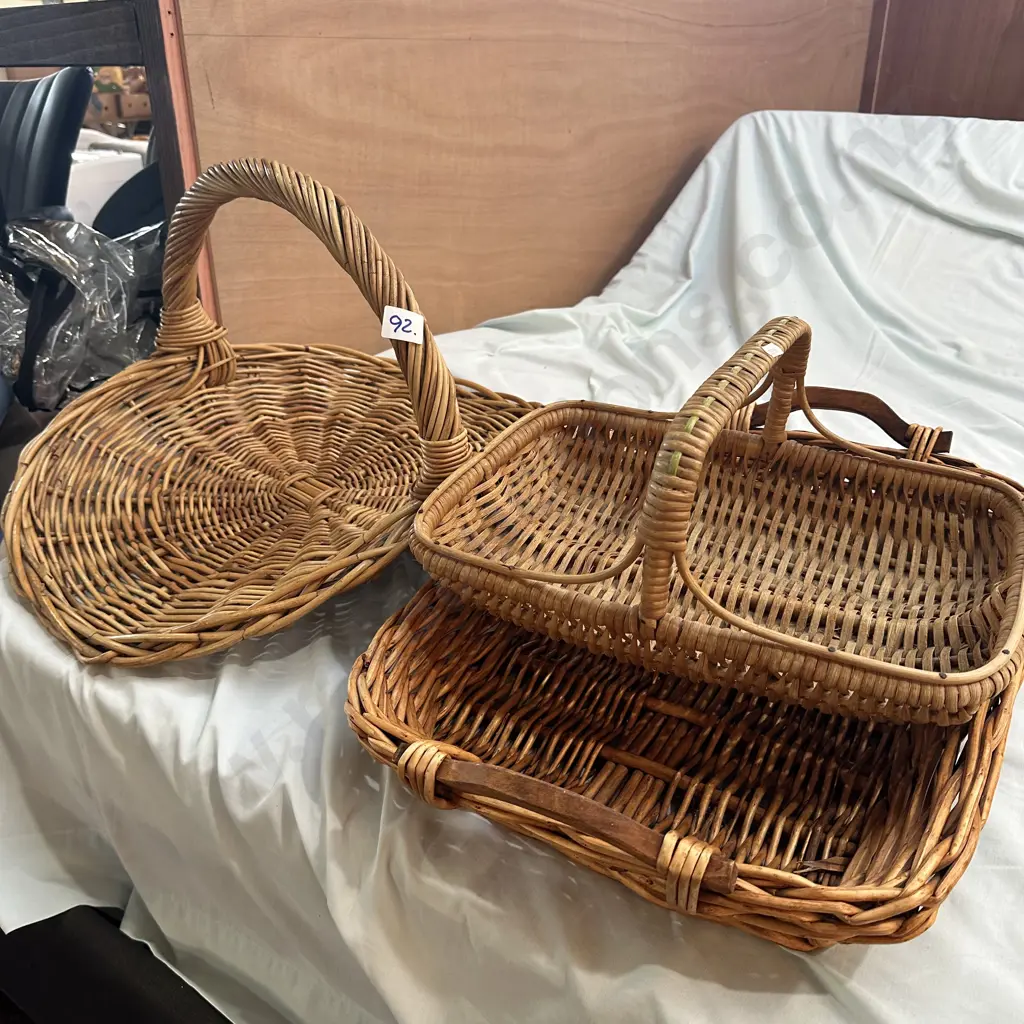 3 wicker baskets Image 1++