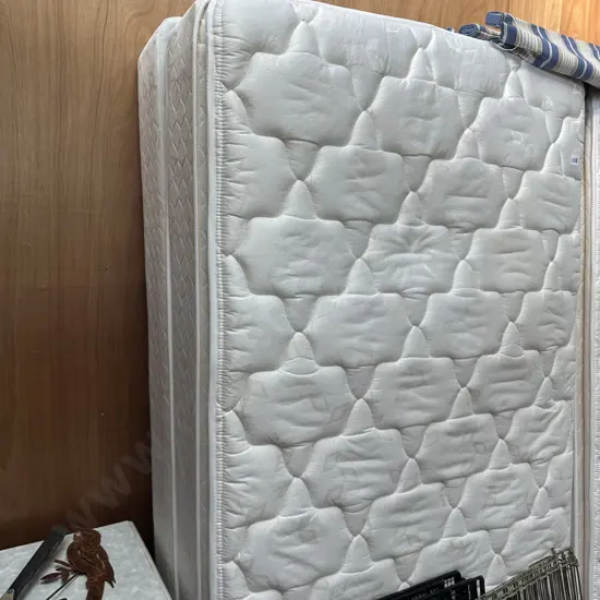 Very tidy King Single bed