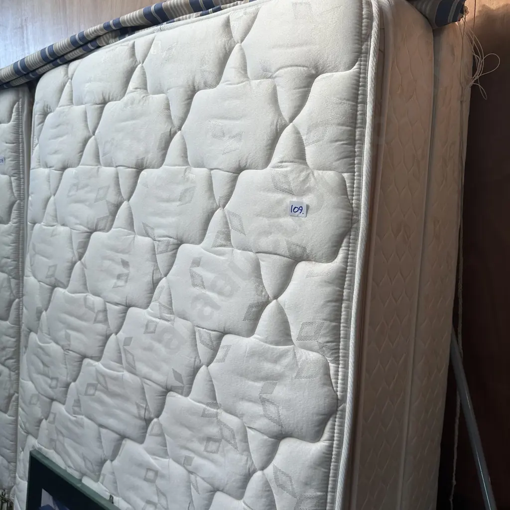 The matching King single Image 1++