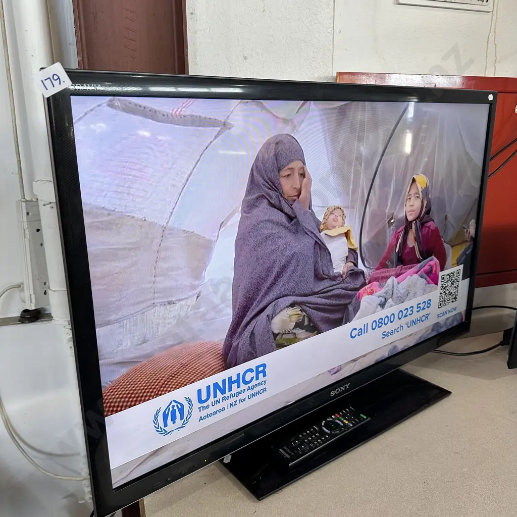 Sony 40 inch TV Image 1++