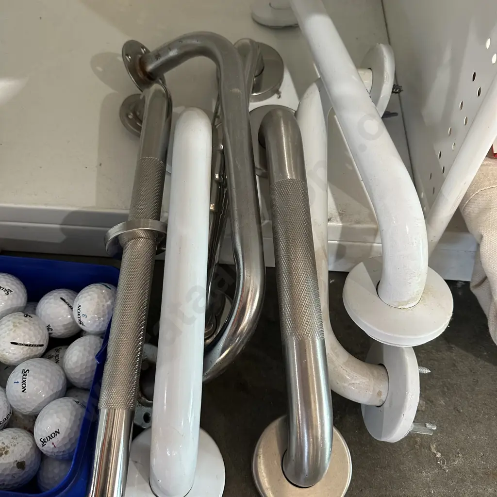 bath and shower handles Image 1++