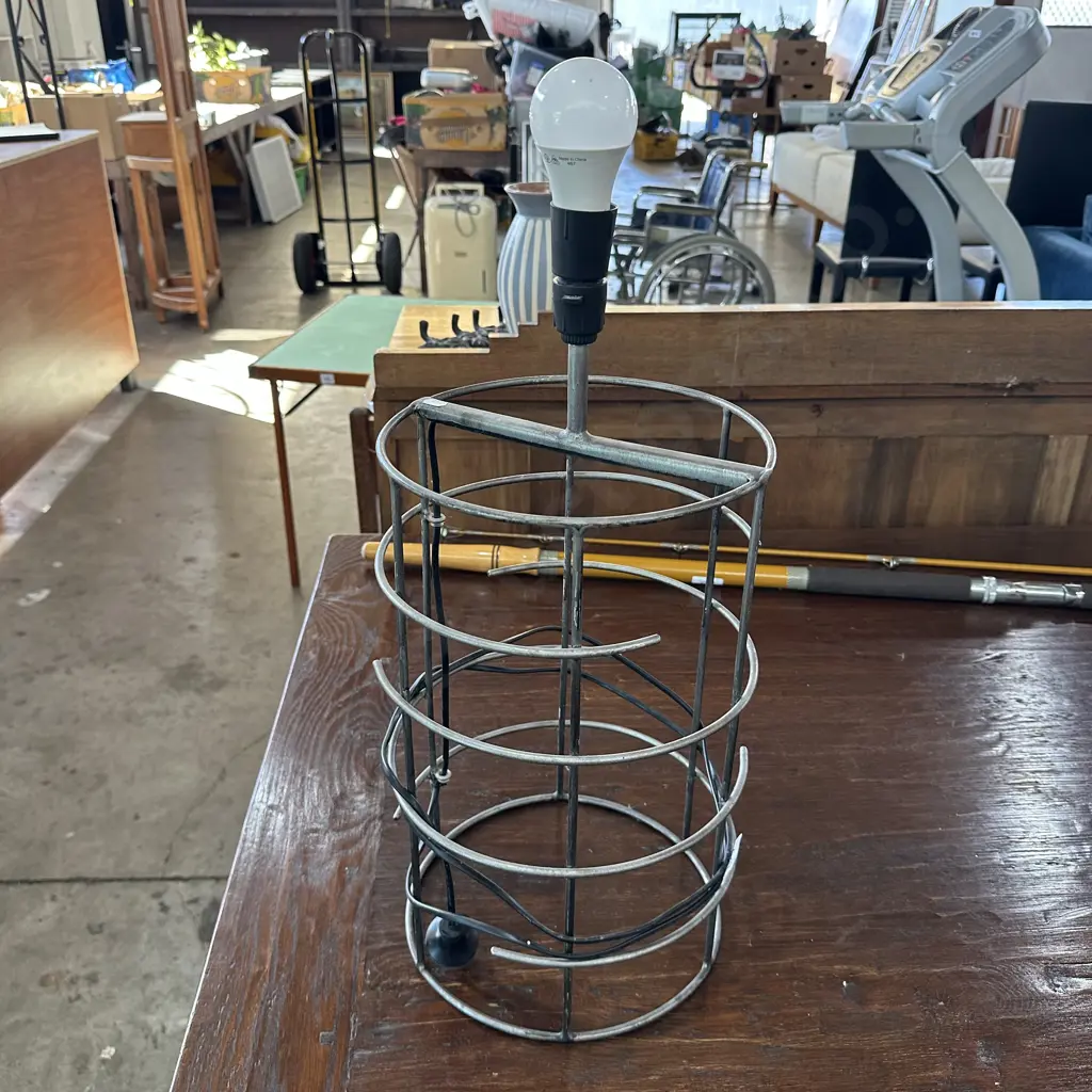 wirebase lamp Image 1++