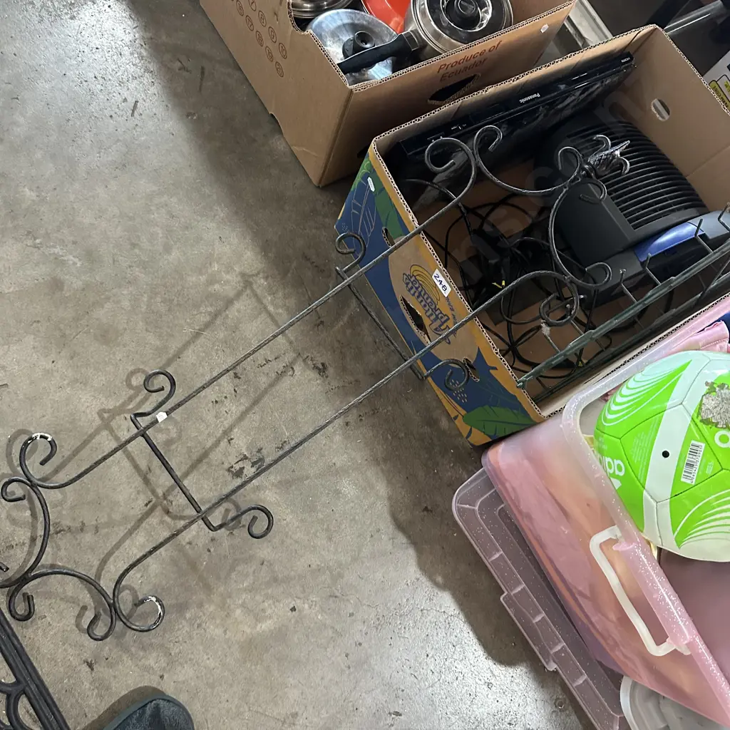 DVD, heater, wall hock and art. Image 1++