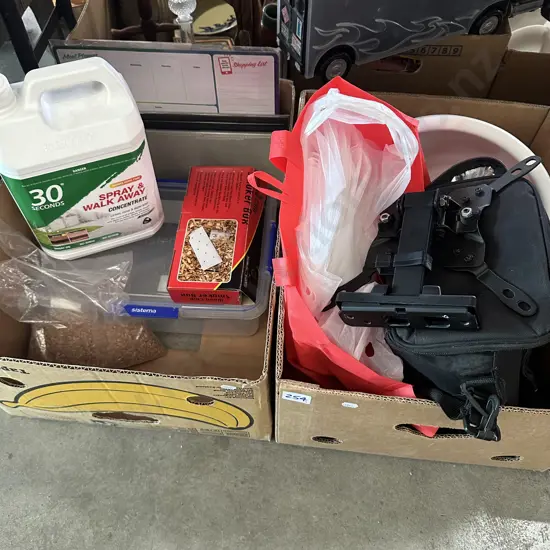 Two boxes Full 30 seconds, sistema, tv bracket etc.