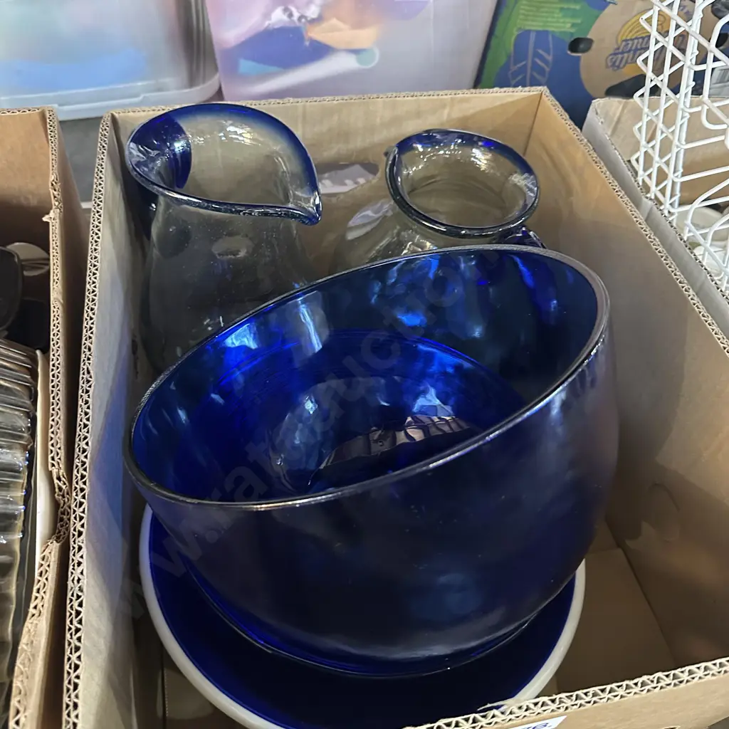 Water jugs and bowls Image 1++