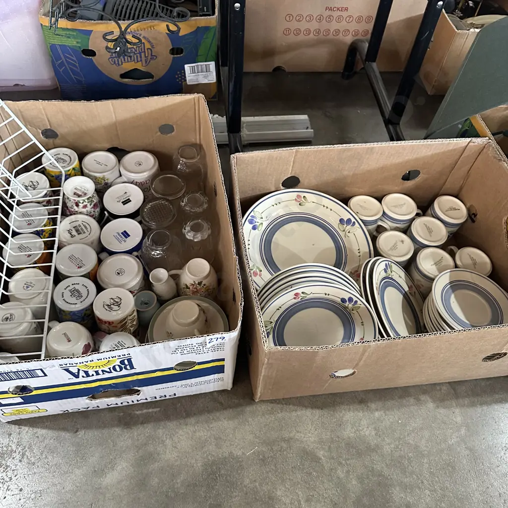 Two boxes dinner set, cups and glasses. Image 1++