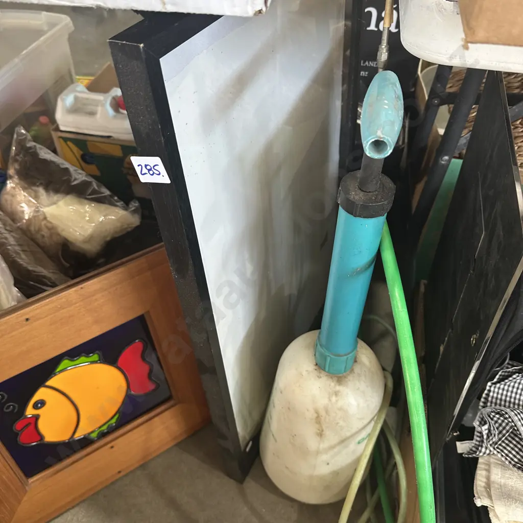 picture frame and sprayer Image 1++