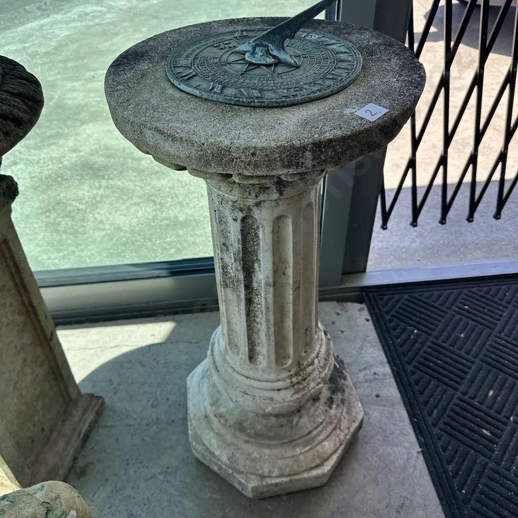 concrete sundial 900mm Image 1++