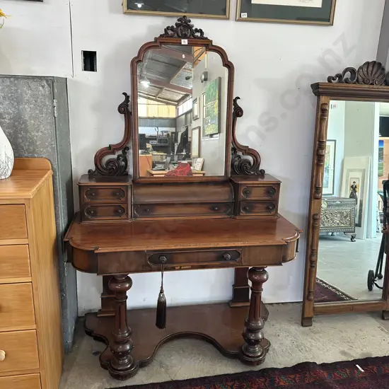 antique dressing table