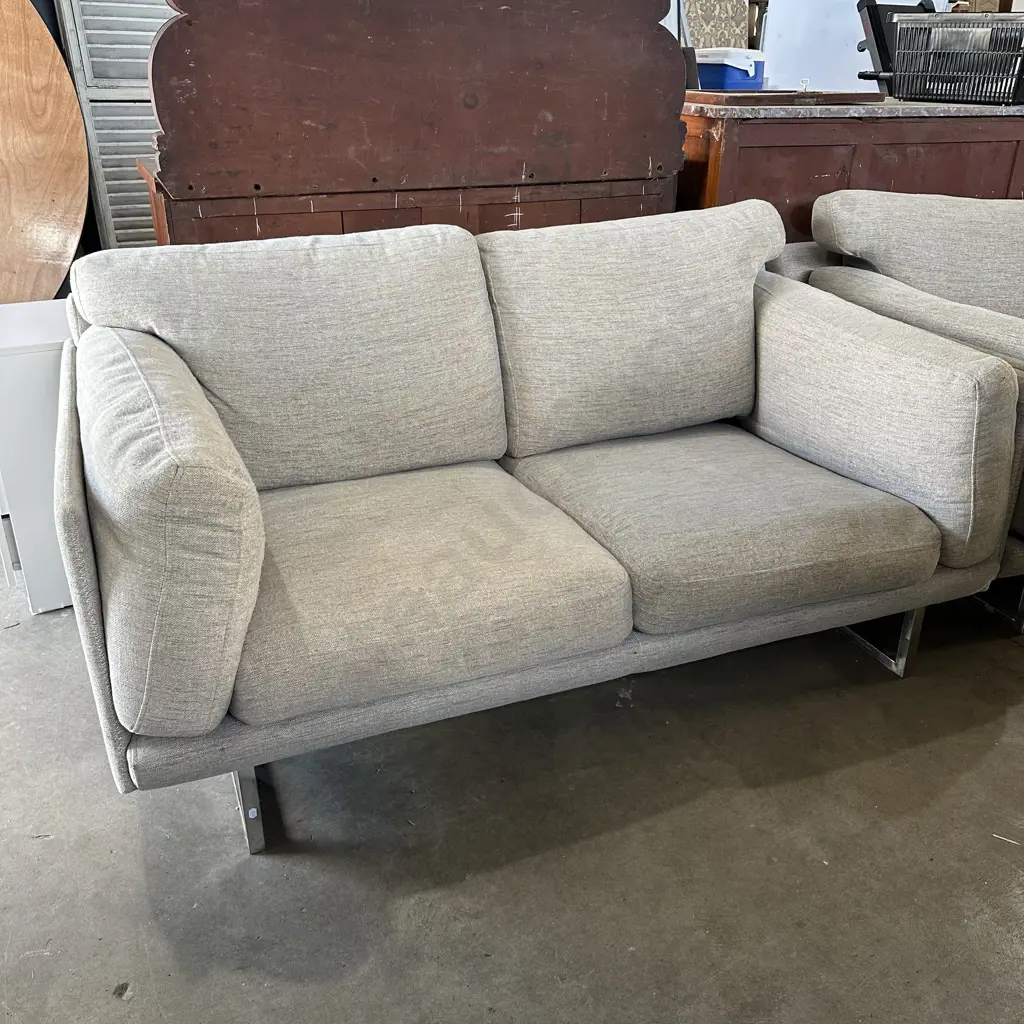 2pc woolen lounge suite (2 photos) Image 1++