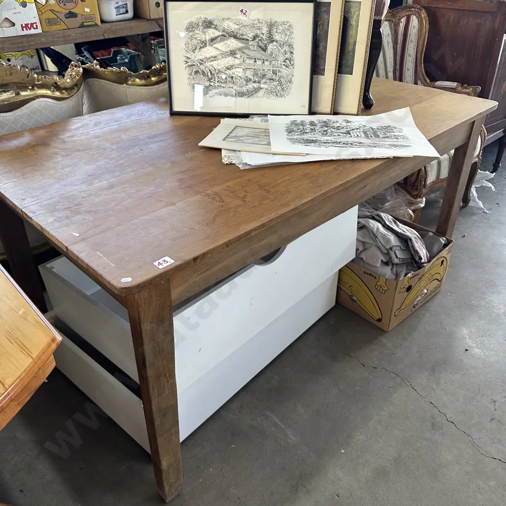 Colonial Rimu dining table Image 1++