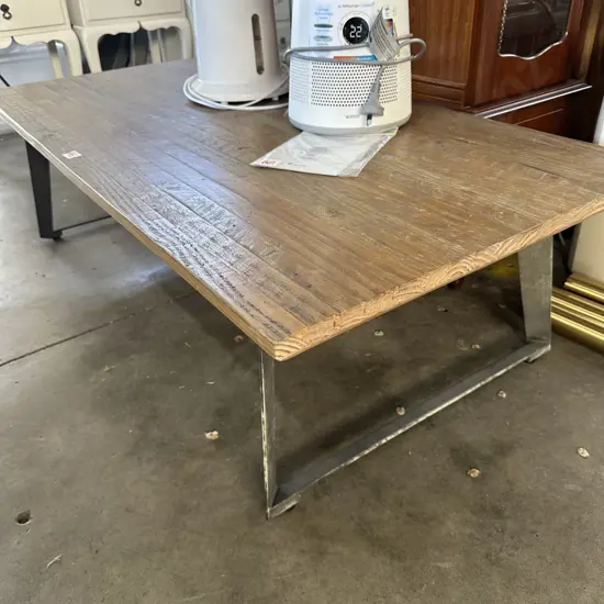 metal base modern design coffee table