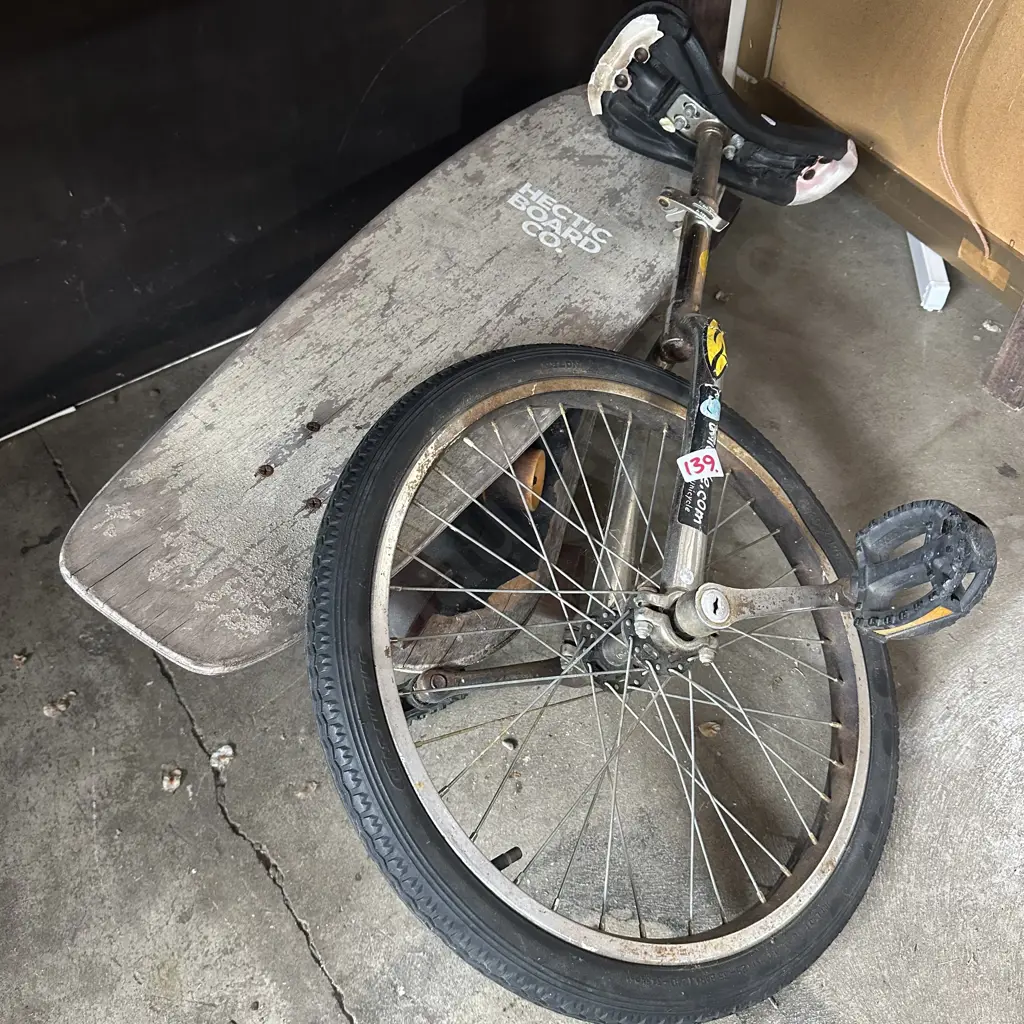 uni cycle and skateboards Image 1++