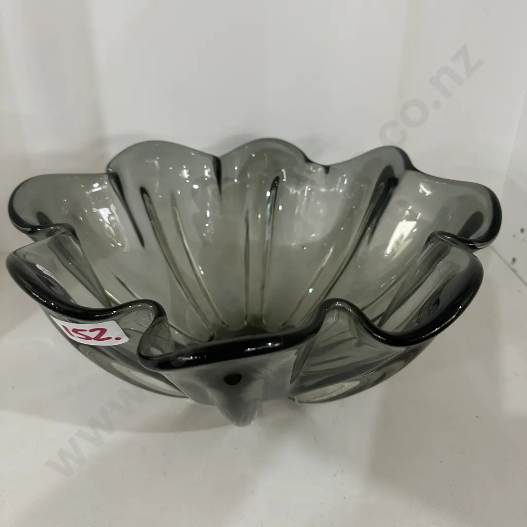 Art glass bowl. Image 1++