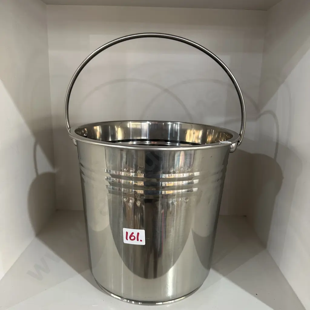 Stainless steel bucket Image 1++