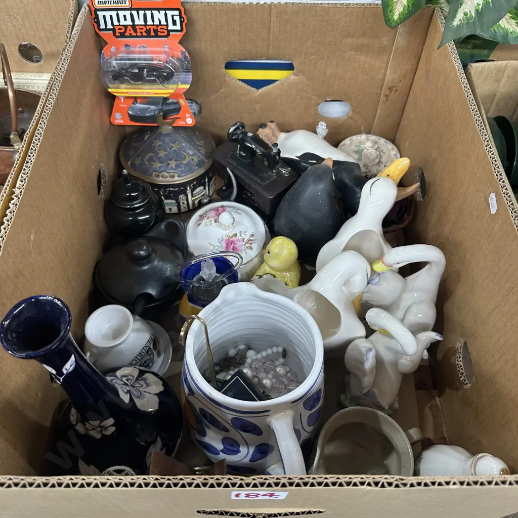 Box of assorted items Image 1++