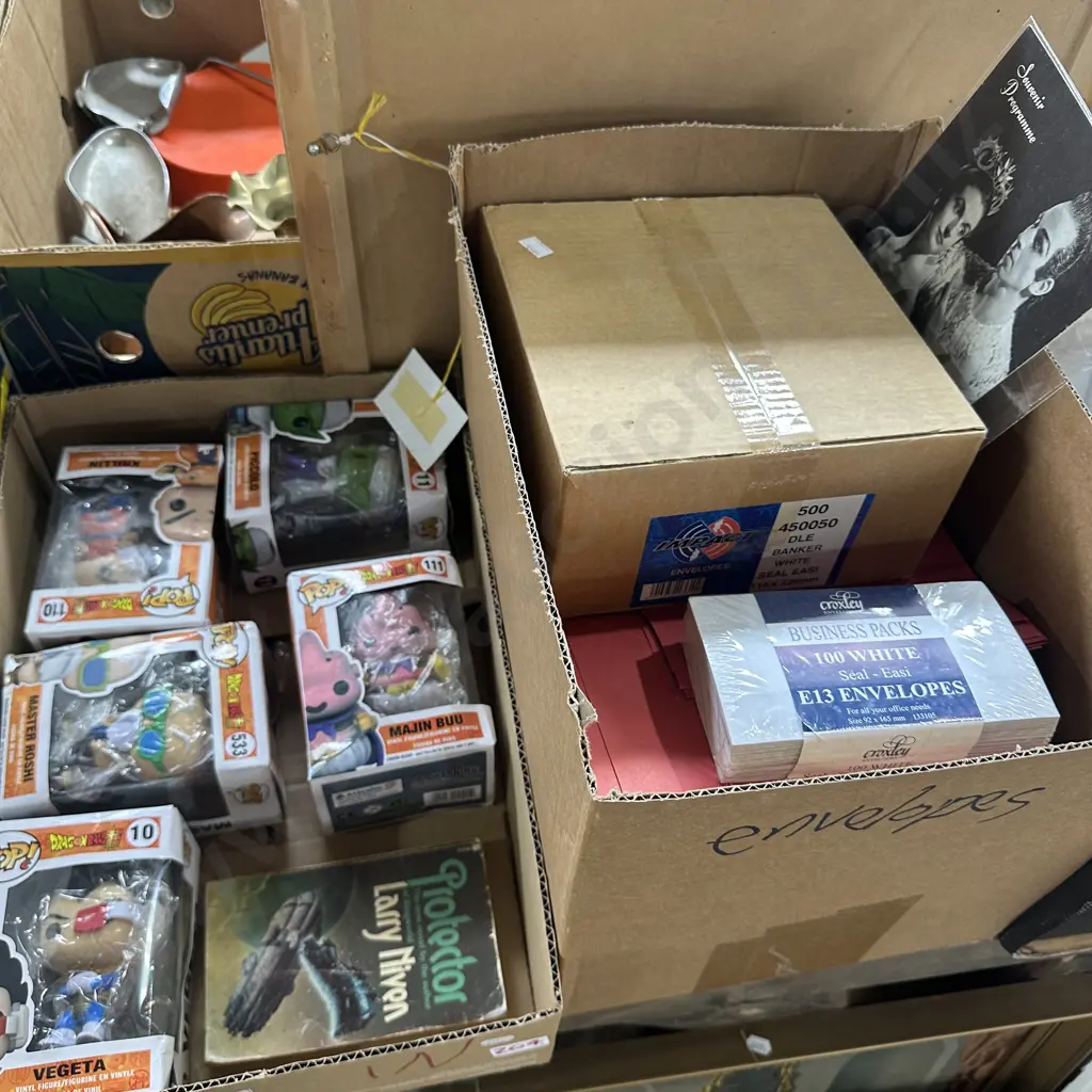 Collectable POP figures and envelopes etc. Image 1++