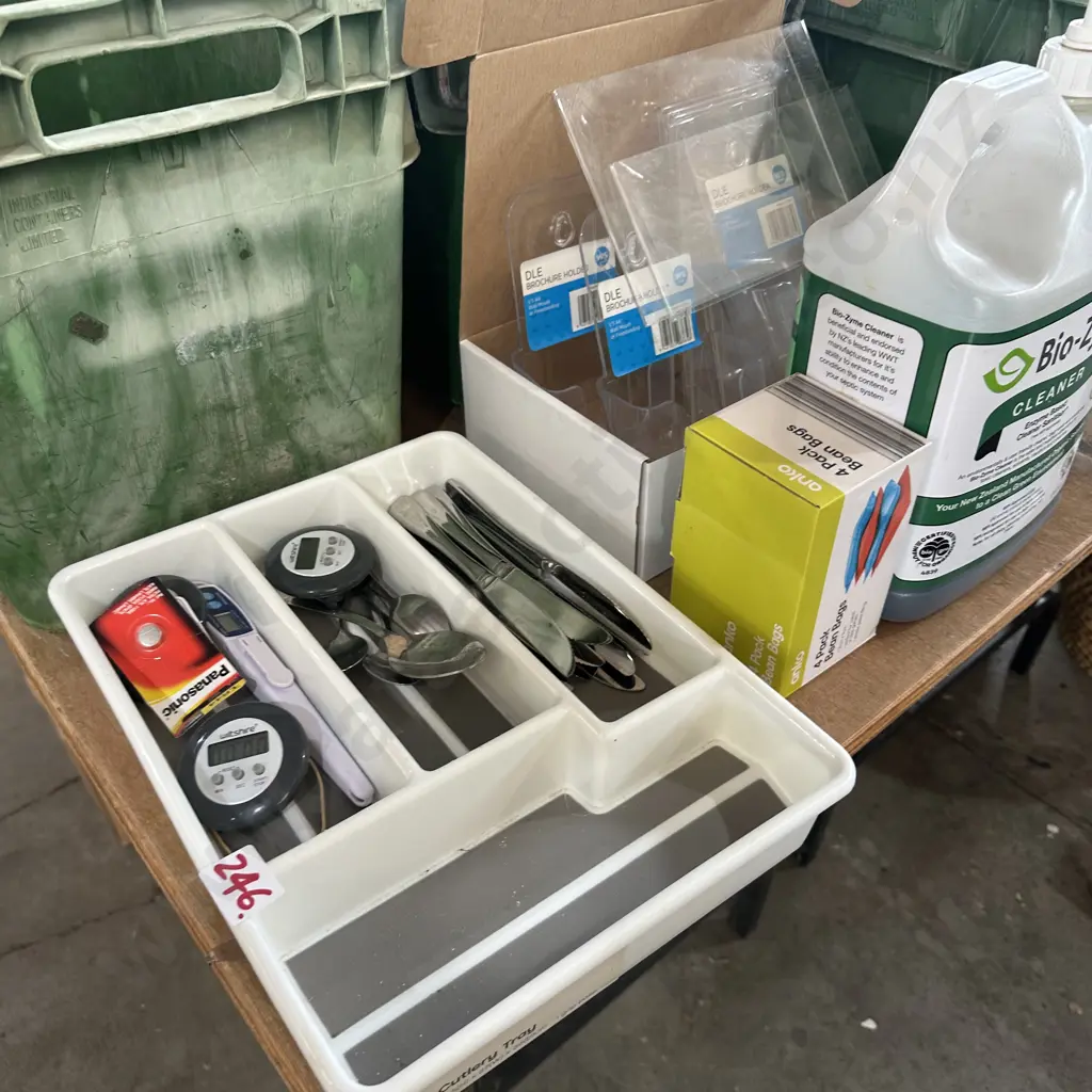 cuttlery, cleaner, shopping basket etc Image 1++