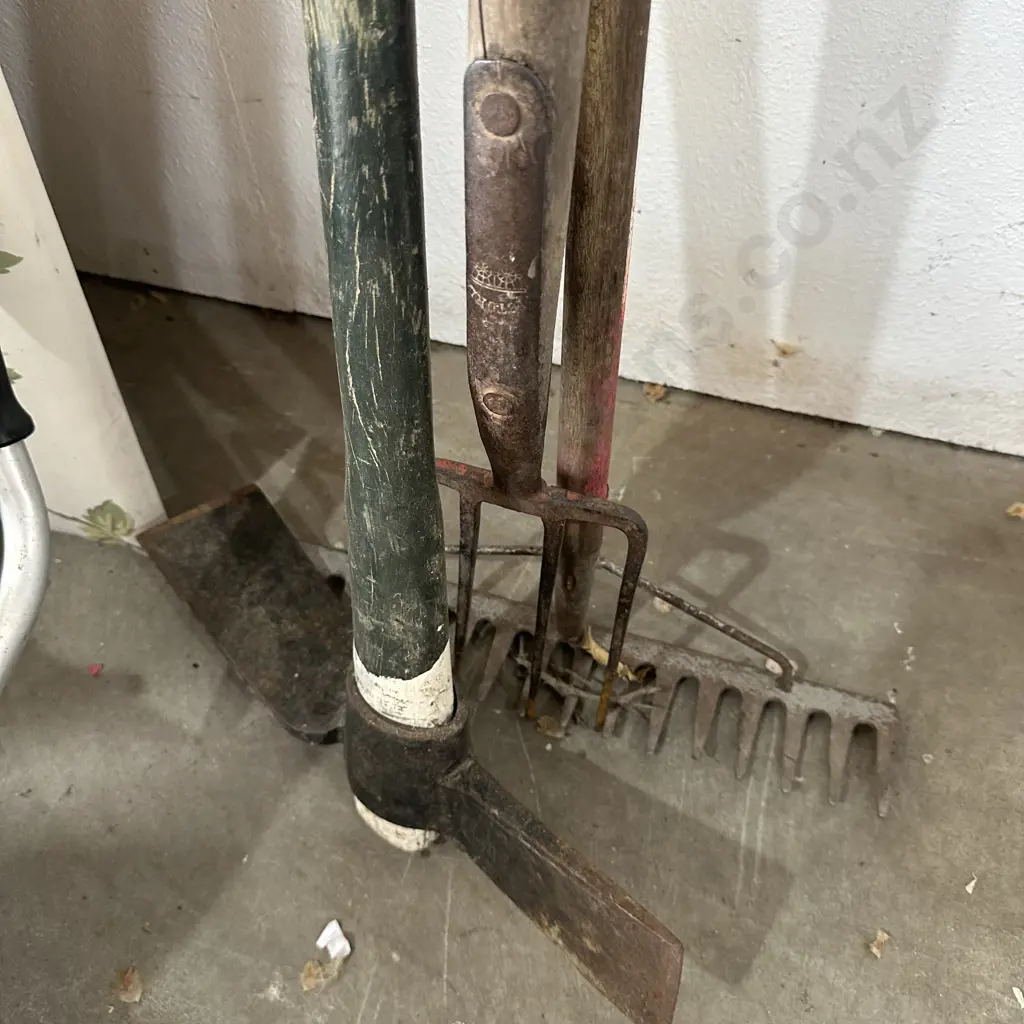 grubber, fork and rake Image 1++