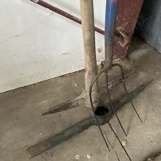 pitch fork, pick and spare head