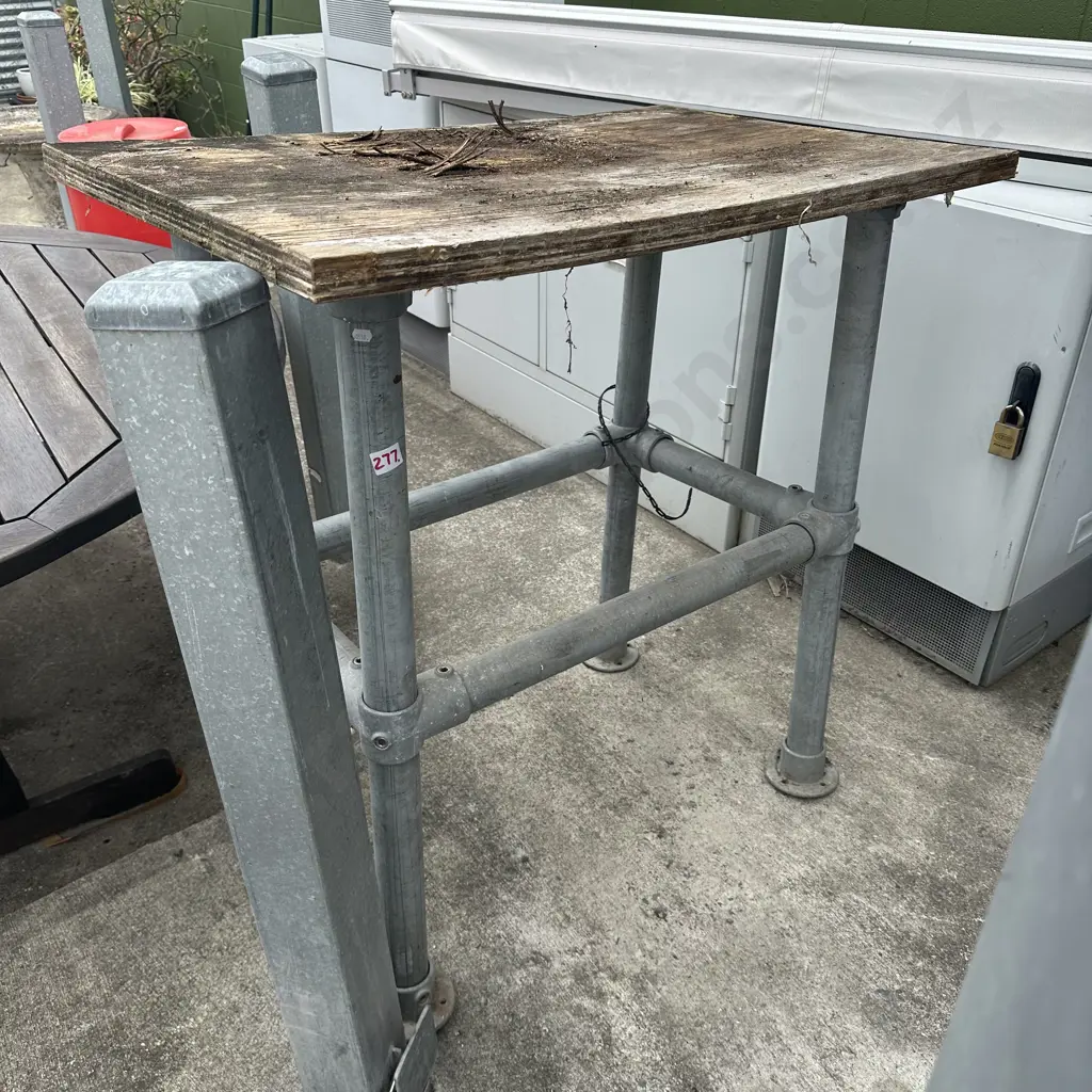 potting table Image 1++