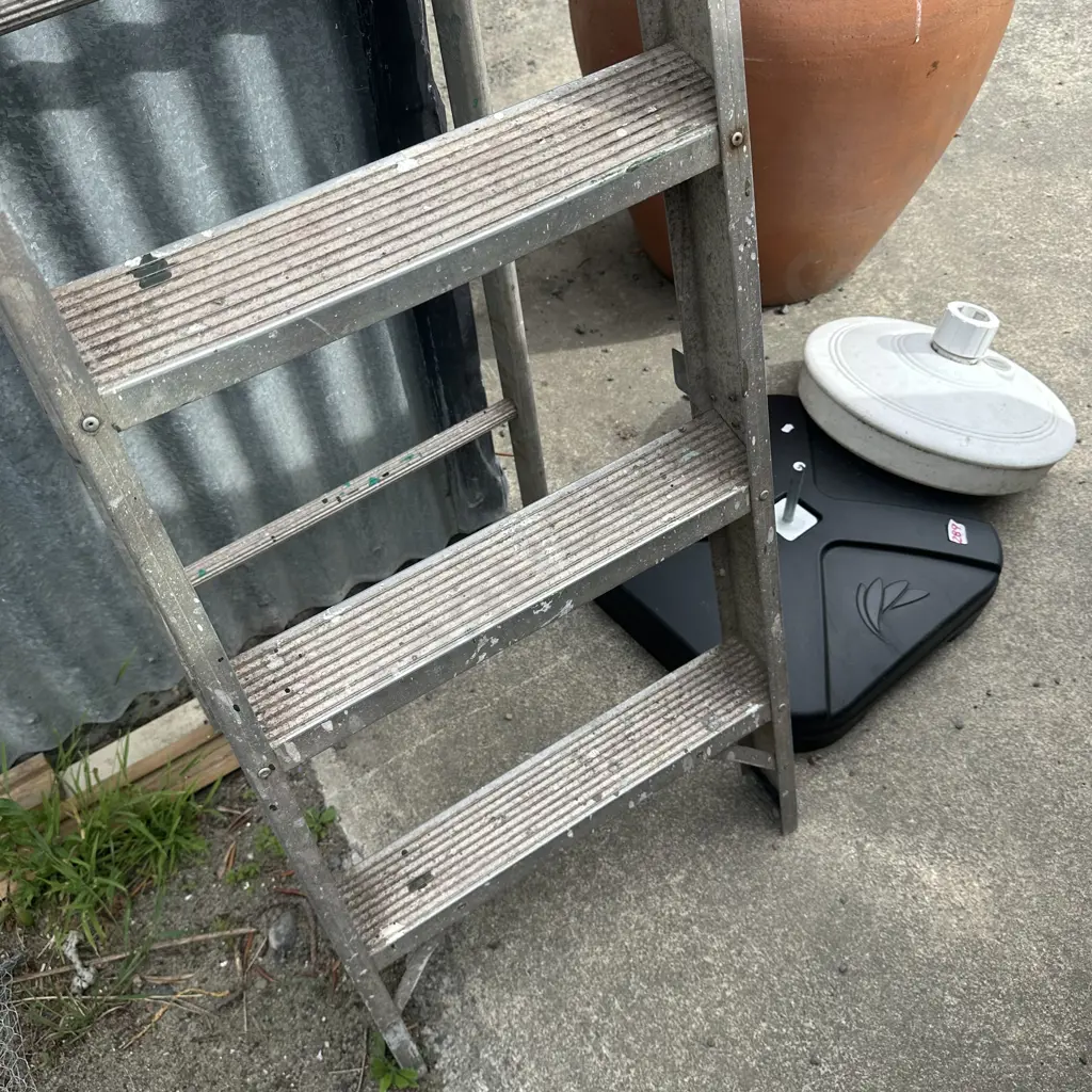 ladder and bases Image 1++