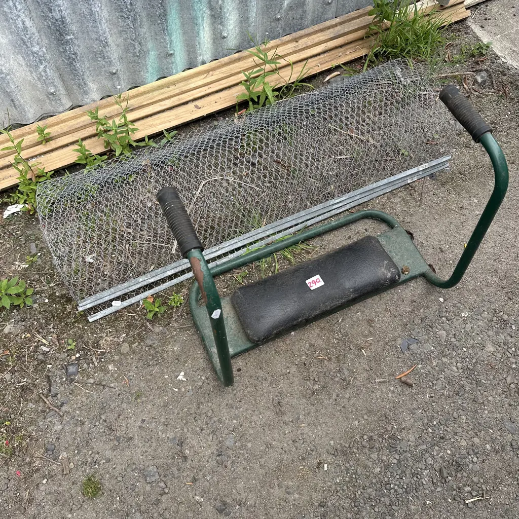 netting protectors and kneeler Image 1++