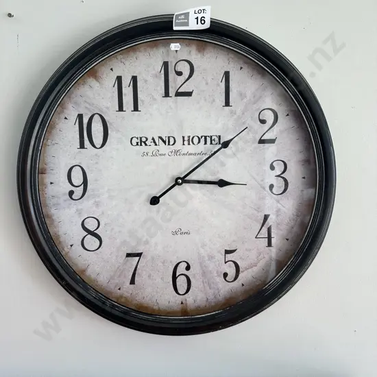 Large reproduction wall clock