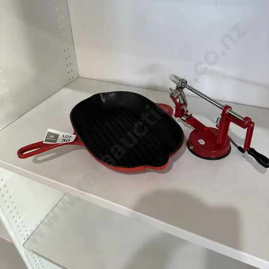 Le Creuset pan plus apple corer