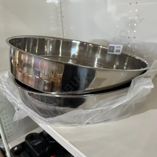 2 x new Stainless dishes