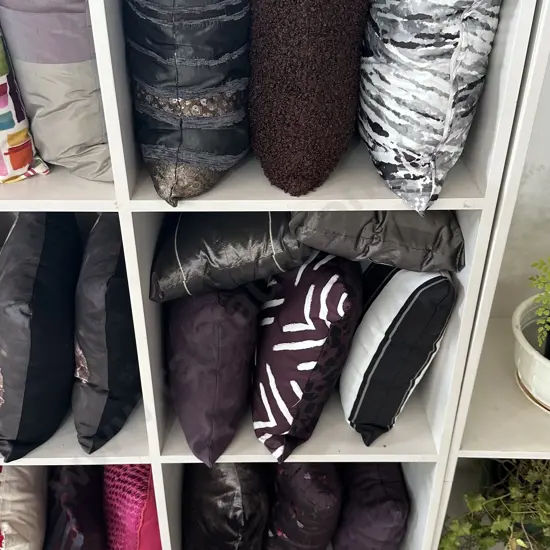 Righthand cubes x 3 lots cushions